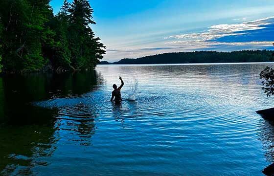 brian-Hollingsworth-lake-splash